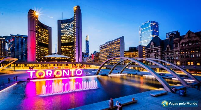 Toronto tem mais de 40 mil vagas abertas