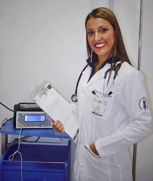 Médica brasileira na França