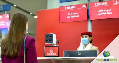 Emirates lança embarque biométrico e sem contato humano Emirates embarque biométrico