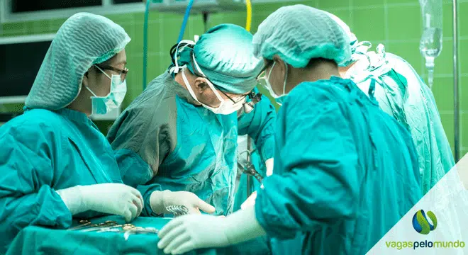 quanto ganha um médico na frança