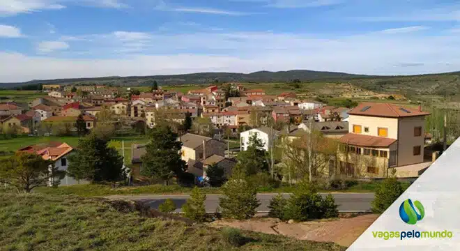 cidade espanhola busca moradores