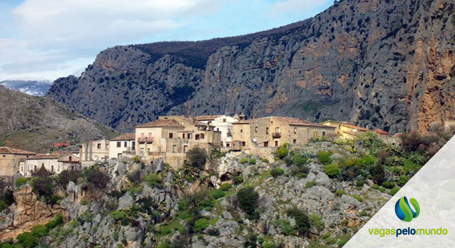 vilas na Itália que pagam para você morar lá