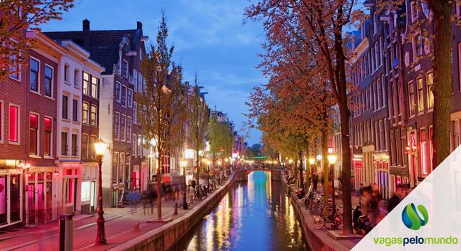 Viajar para a Holanda - Red Light District Amsterdam - Foto: Canva