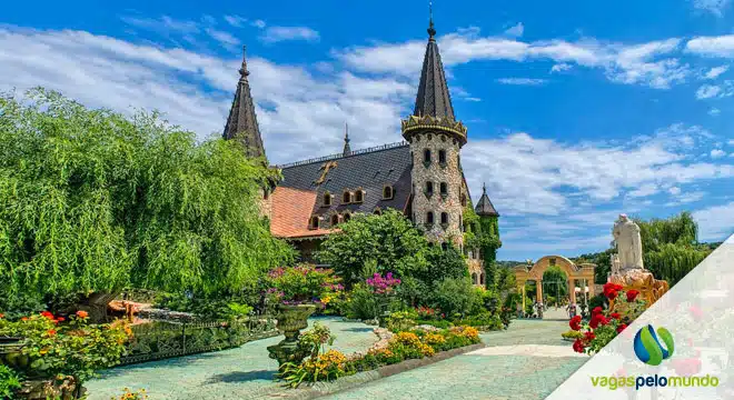 Ravadinovo Castle