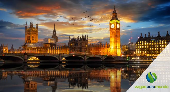 Big Ben - Elizabeth Tower Em Londres. Torre De Relógio De 90