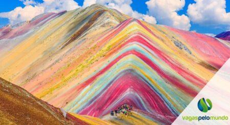 Montanha Arco-íris no Peru