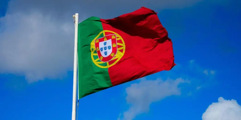 Portugal vai expulsar imigrantes e deportar