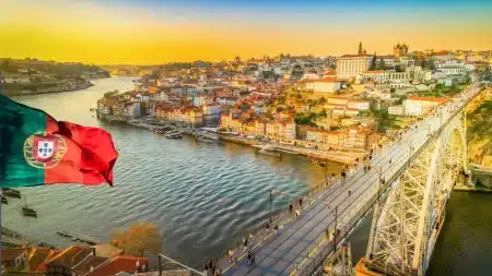 Grupo austríaco faz investimento em Portugal: abertura de 120 empregos Grupo austríaco faz investimento e gera empregos em Portugal