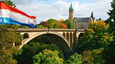 Nova fábrica em Luxemburgo abre 100 vagas em empresa belga Nova fábrica em Luxemburgo