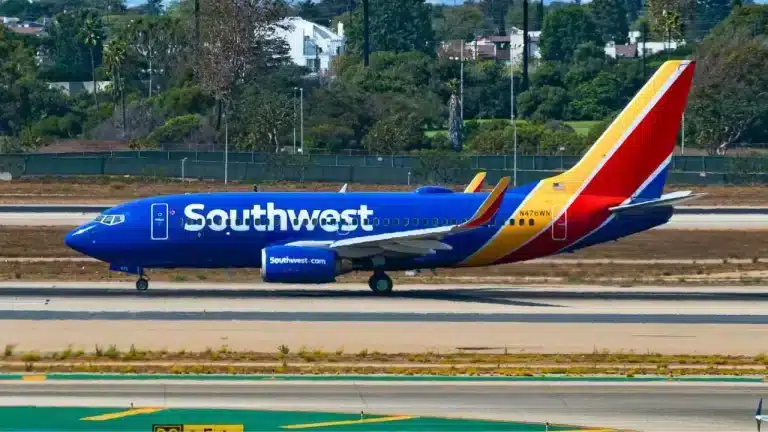 Oportunidade de carreira nos EUA: empresa abre mais de 2.000 empregos na aviação Oportunidade de Carreira nos EUA