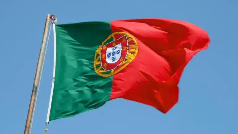 Multinacional espanhola recruta em Portugal: companhia anuncia 400 vagas no país Multinacional espanhola recruta em Portugal