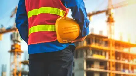 empresa de construção civil contrata em Portugal