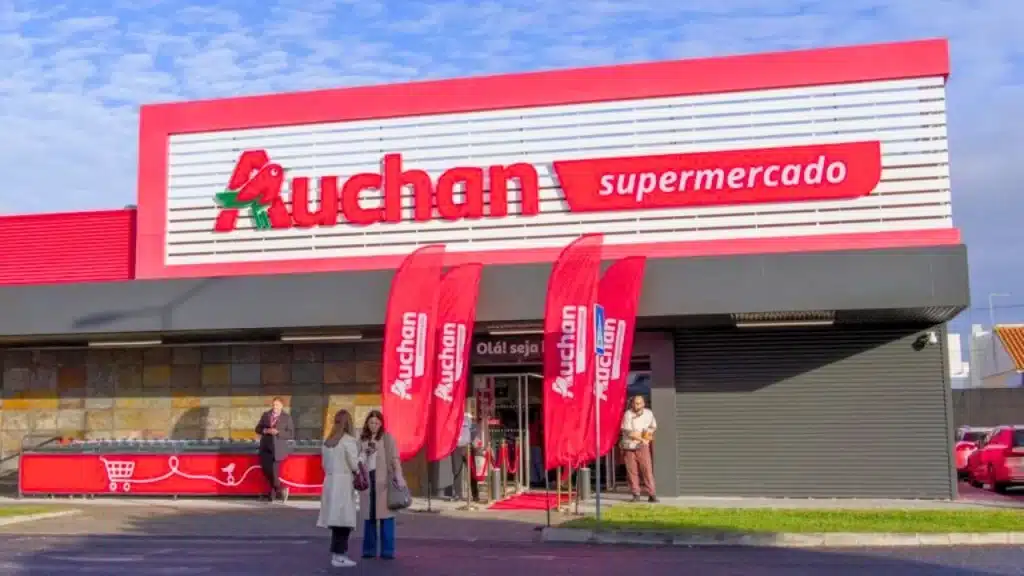 Rede francesa recruta em Portugal