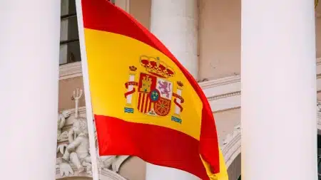 Danone contrata na Espanha